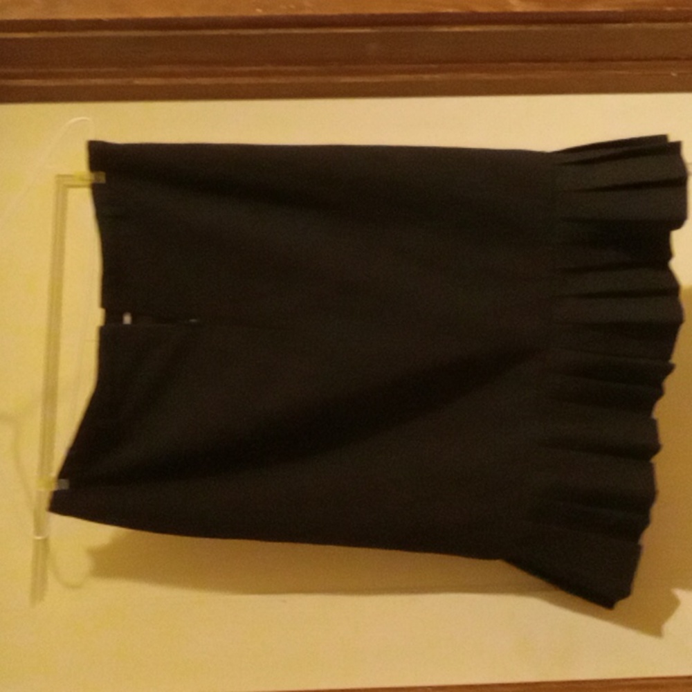 Skirt - Picture 3 of 7